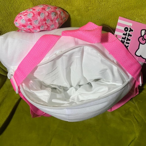 firm price NWT Hello Kitty Plush Backpack pink and white - Picture 4 of 6
